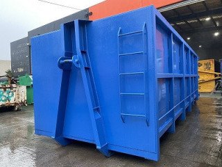 Hooklift Bins for Hire – Easy Waste Management Solutions!