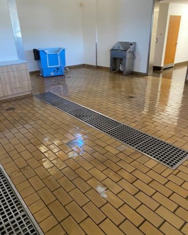 commercial-epoxy-flooring-big-0