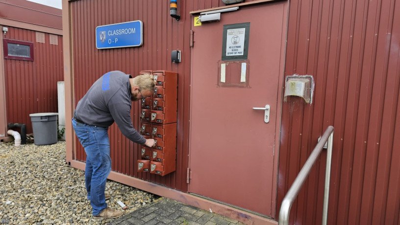 upgrade-your-storage-smartly-with-plastic-lockers-big-0